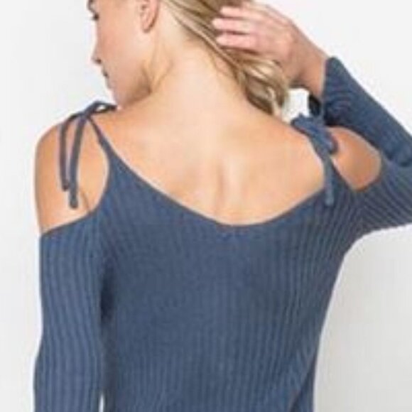 Cute Scalloped Hem Sweater top - Picture 3 of 3